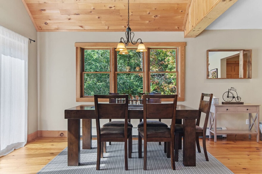 Building Photo - 2517 W Hubbell Hill Rd