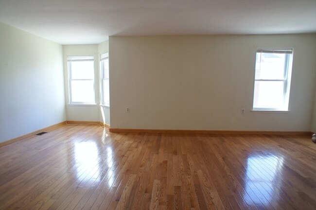 Building Photo - 152 Quincy Shore Dr