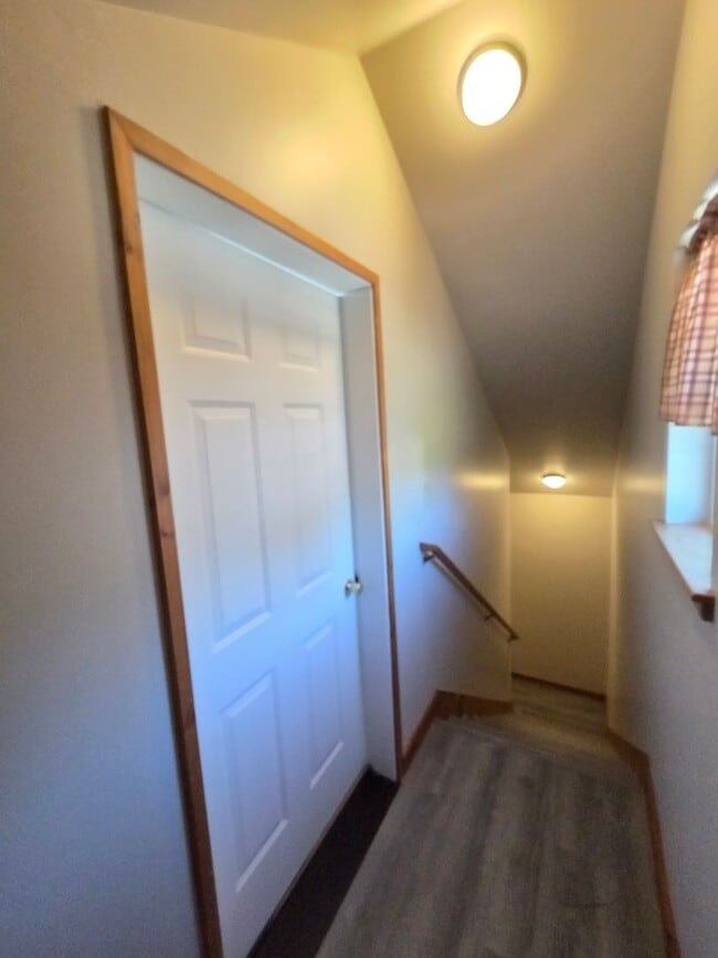 Building Photo - Port Ludlow Farmhouse for Rent, Freshly Updated and Available Now!