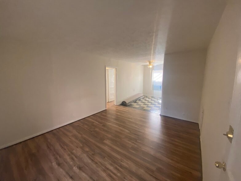 Building Photo - 4420 Roseland St