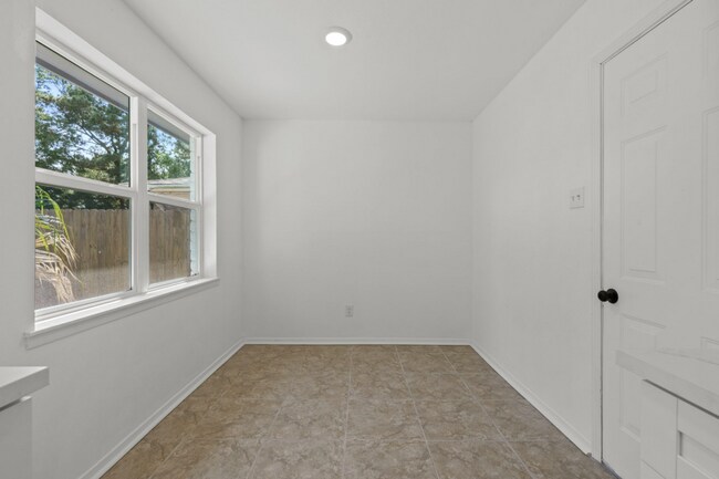 Building Photo - BEAUTIFUL HOME IN HOUSTON. MOVE IN READY!.