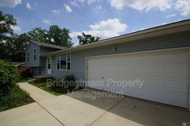 Building Photo - 4139 Dayton Xenia Rd