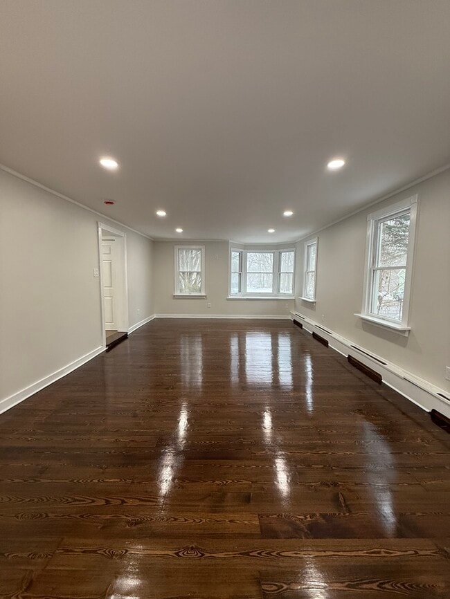 Building Photo - 92 Fairview Ave