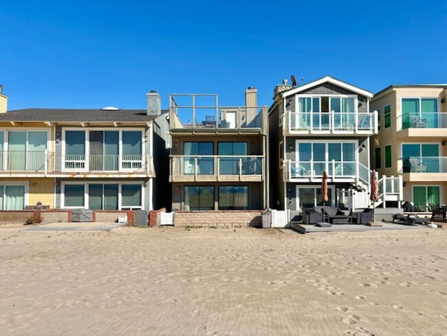 Building Photo - 3949 Ocean Dr