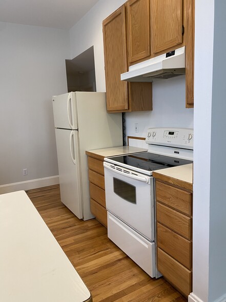 kitchen - 603 Mathews St