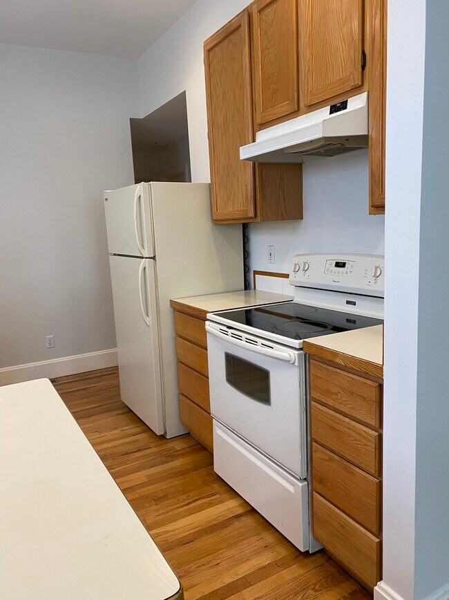 kitchen - 603 Mathews St