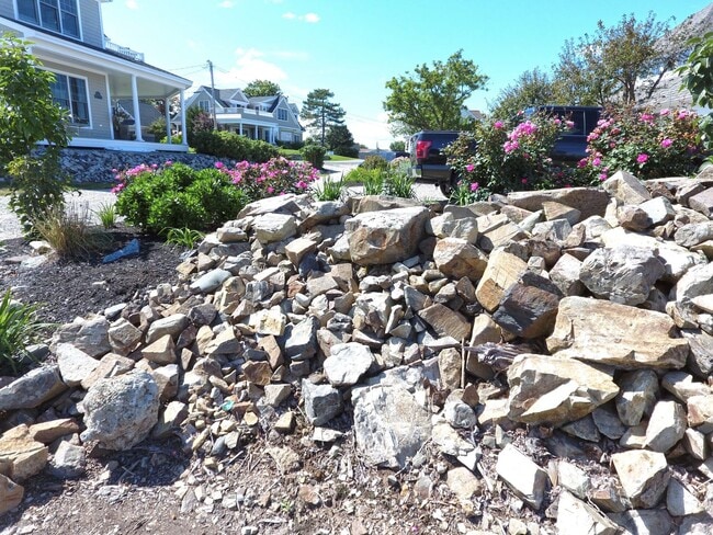 Building Photo - Winter Rental Only. Single Family Availabl...