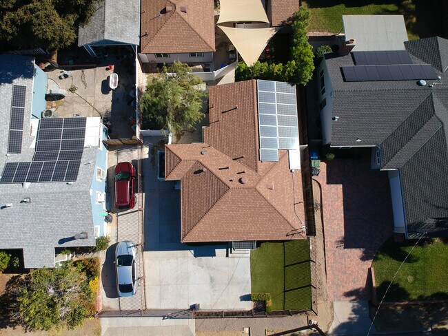 Building Photo - 10930 Oro Vista Ave