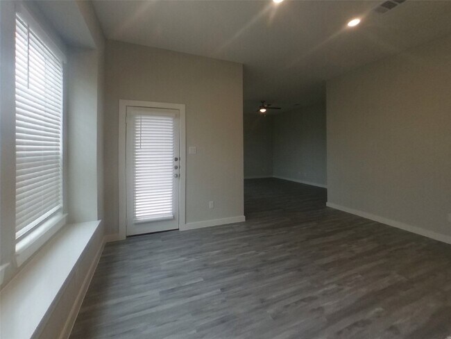 Building Photo - 22822 Terrazzo Dr