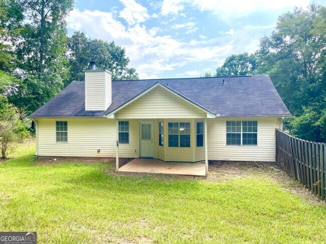 Building Photo - 215 Mountain Ln