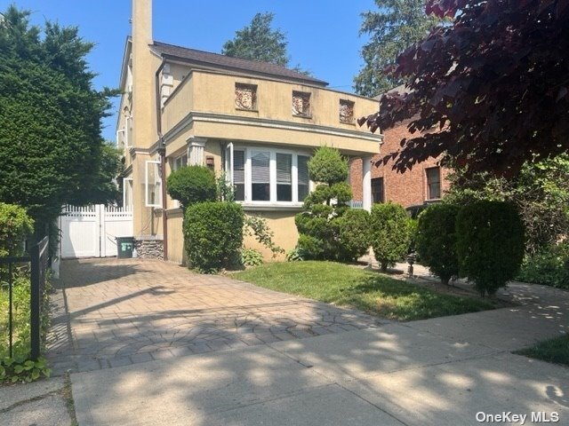 Primary Photo - 42-16 195th St