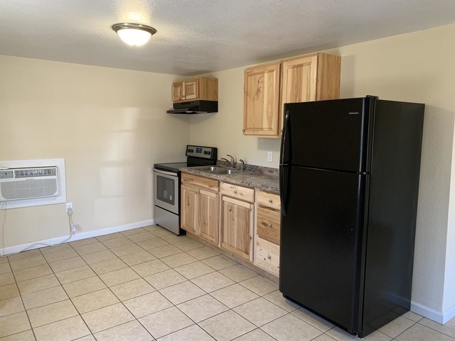 Building Photo - 201 Main St