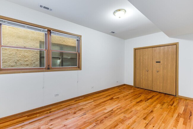 Building Photo - 333 S Leavitt St