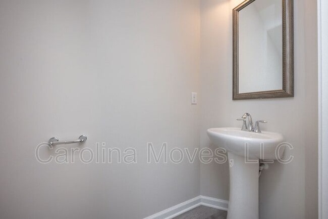 Building Photo - 132 Strongridge Trl