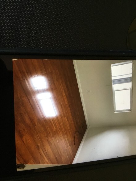 Bedroom - 2833 E Sawyer St