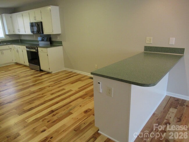 Building Photo - 822 Horseshoe Lake Rd