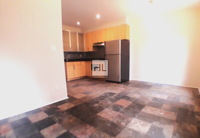 Building Photo - Completely Renovated 1BR in LIC with Extra...
