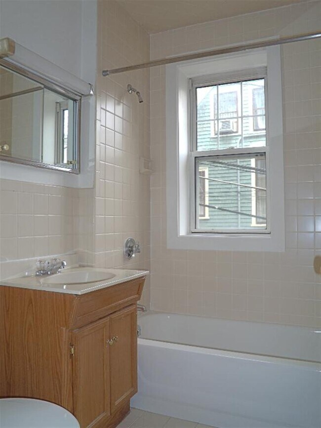 Building Photo - 157 Summer St