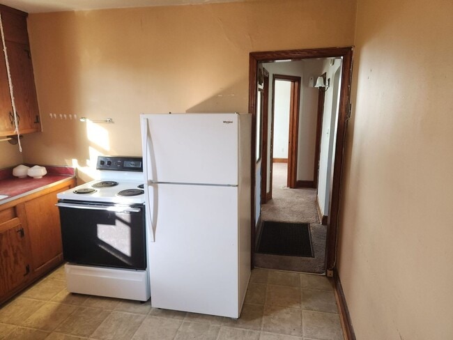 Building Photo - 2 BR DUPLEX Available Now in Petersburg - Off of Rt. 460 -