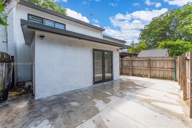 Building Photo - 6608 SW 114th Ave