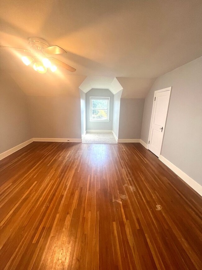 Building Photo - 1913-1915 Woodland Ave