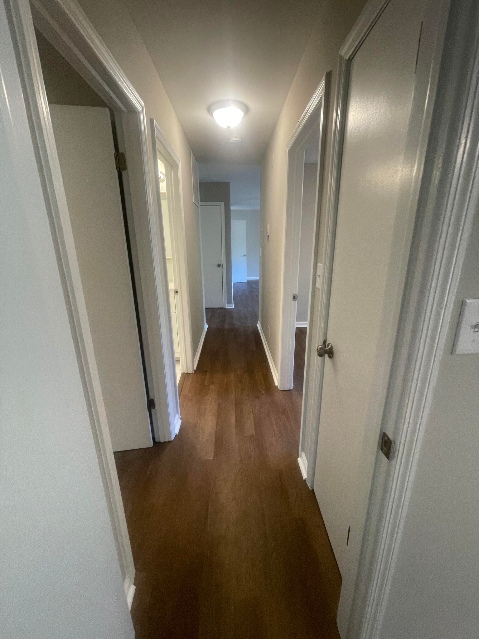 Building Photo - 221 Fallsway Ln