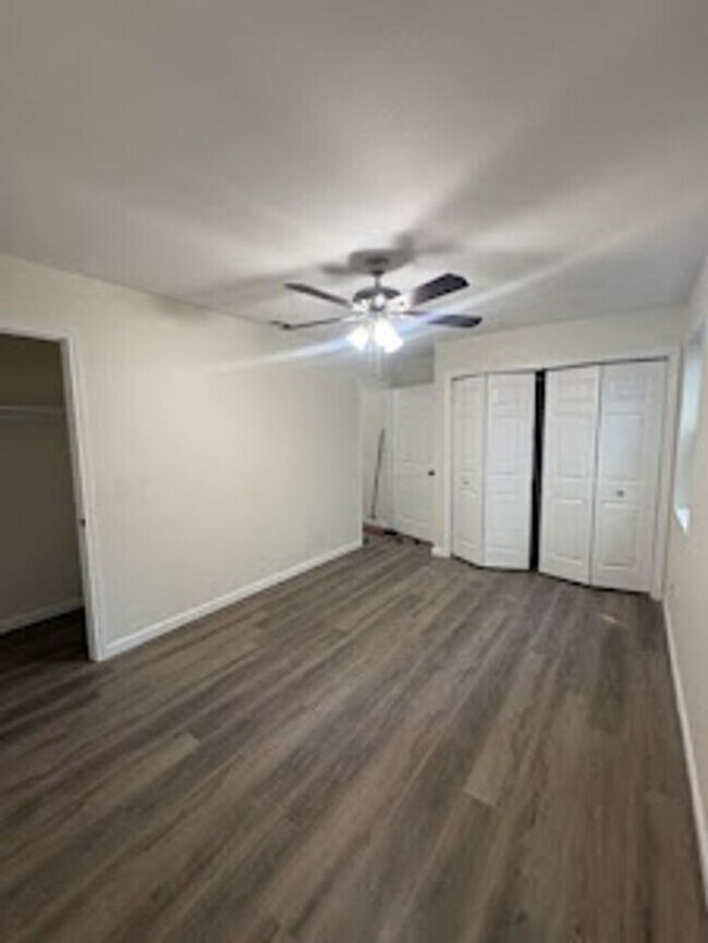 Building Photo - Beautiful newly remodeled 1/1 apartment!