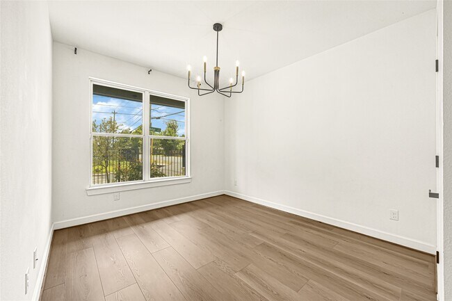 Building Photo - 3613 Gano St
