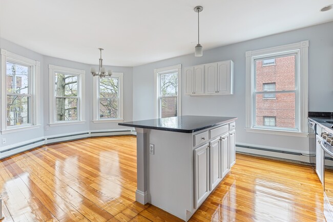Primary Photo - 39 Harvard Ave