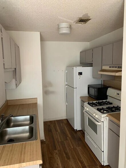 Building Photo - 1524 Cedar Bluff Trl
