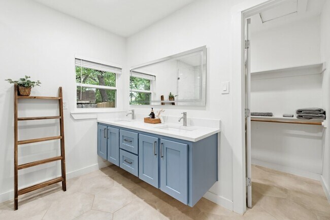 Building Photo - 4252 McComas Rd