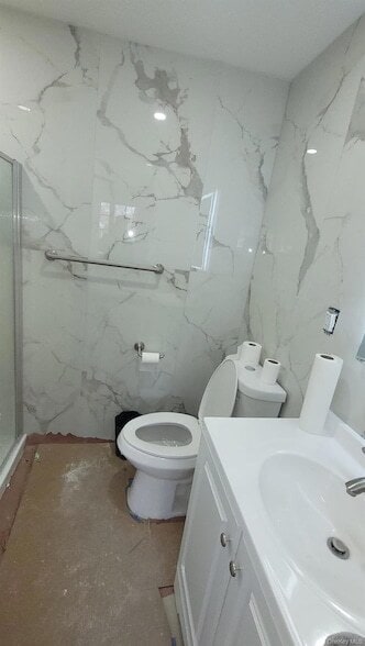 Building Photo - 8 Dee Pl