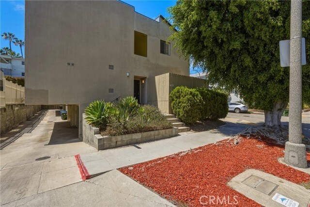Building Photo - 1433 S Beverly Dr