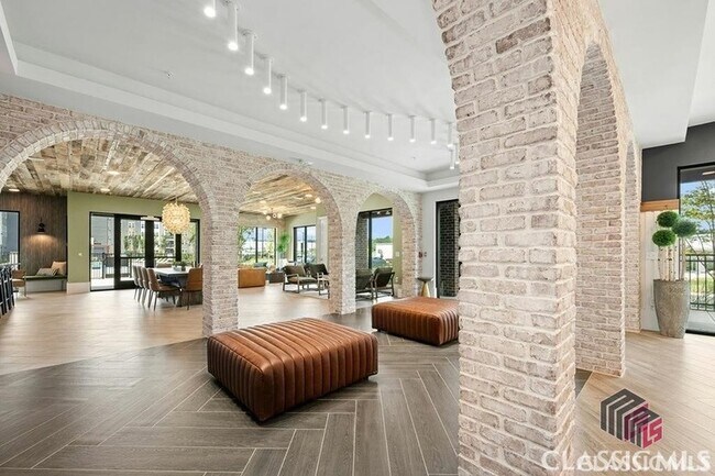 Building Photo - 180 Newton Bridge Rd