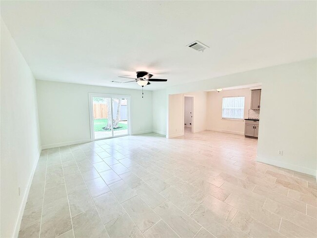 Building Photo - 6027 Beaudry Dr