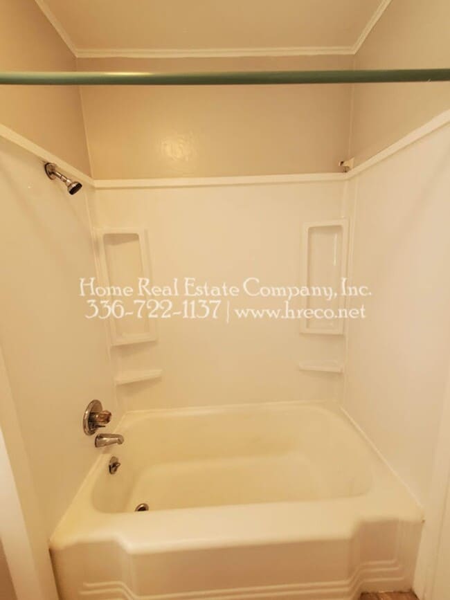 Building Photo - 1354 Westbrook Plaza Dr