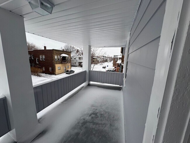 Building Photo - 15624 Halliday Ave