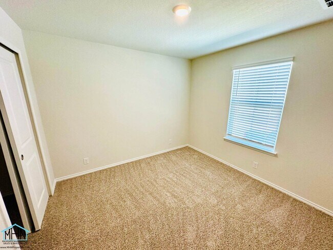 Building Photo - Spacious 4 Bed, 2.5 Bath Two-Story Home, 1,519 Sq. Ft. with Huge Backyard!