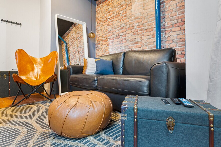 Building Photo - 474 9th Ave