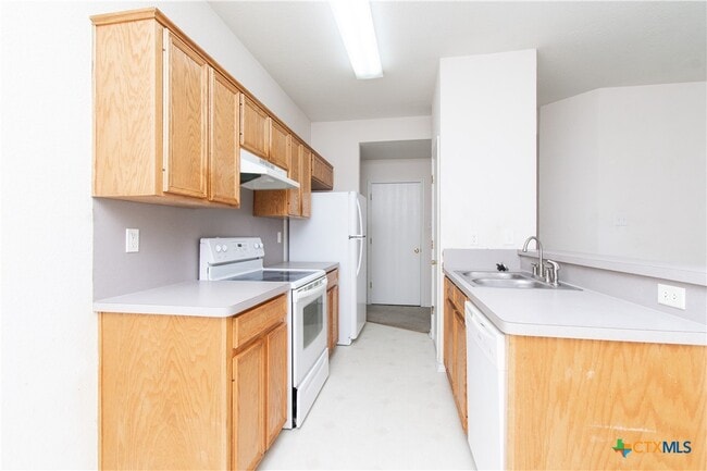 Building Photo - 3402 Toledo Dr