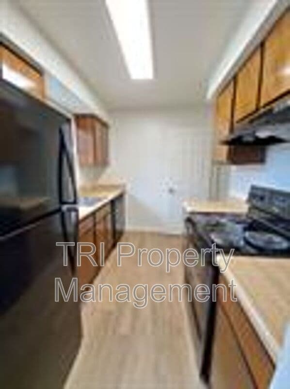 Building Photo - 2141 28th Ave Ct