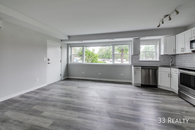 Building Photo - Charming 1-Bedroom Apartment in Arlington ...