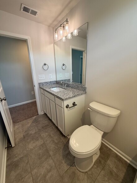 Upstairs Bathroom - 3020 Hillgate Trl
