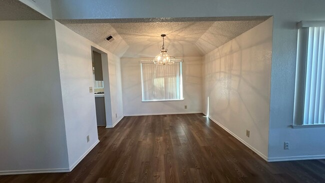 Building Photo - West Lancaster Home in a cul-de-sac