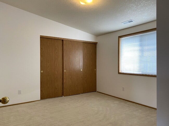 Building Photo - Updated 3 Bedroom in Dallesport