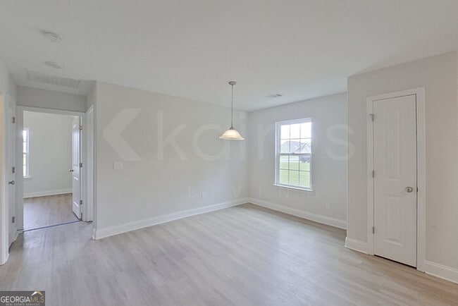 Building Photo - 223 Western Red Cedar Dr