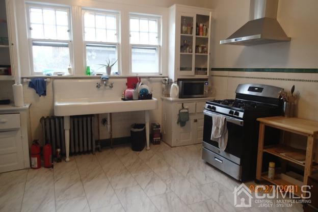 Building Photo - 24 Seaman St