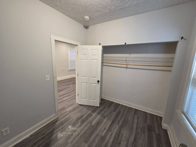 Building Photo - 3715 W 39th St
