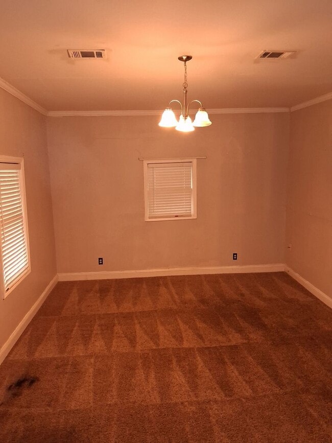 Building Photo - 3bed 2 bath in North East Jxn