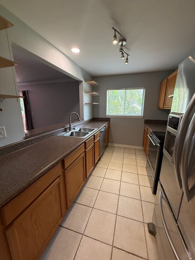Building Photo - Beautiful 2BR/2BA Condo in Sarasota!